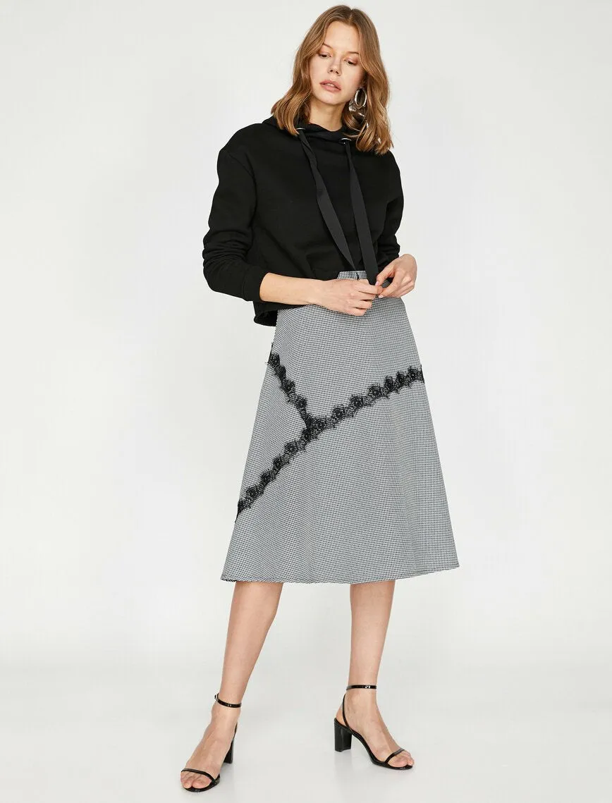 11878 Black Lace Detailed Midi Skirt