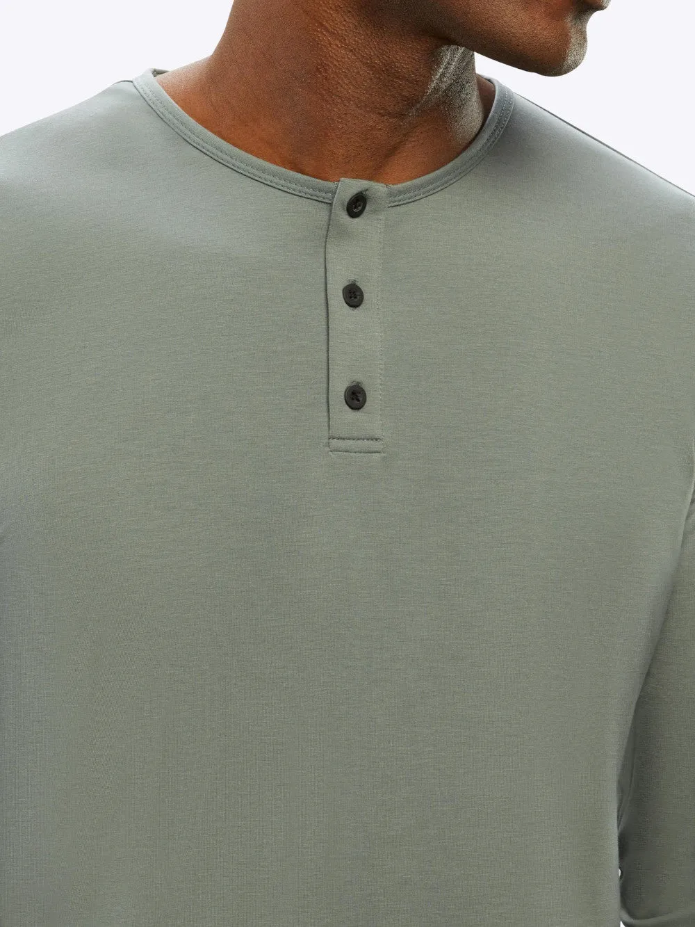 Cuts Clothing AO Long Sleeve Henley Curve-Hem in Carbon