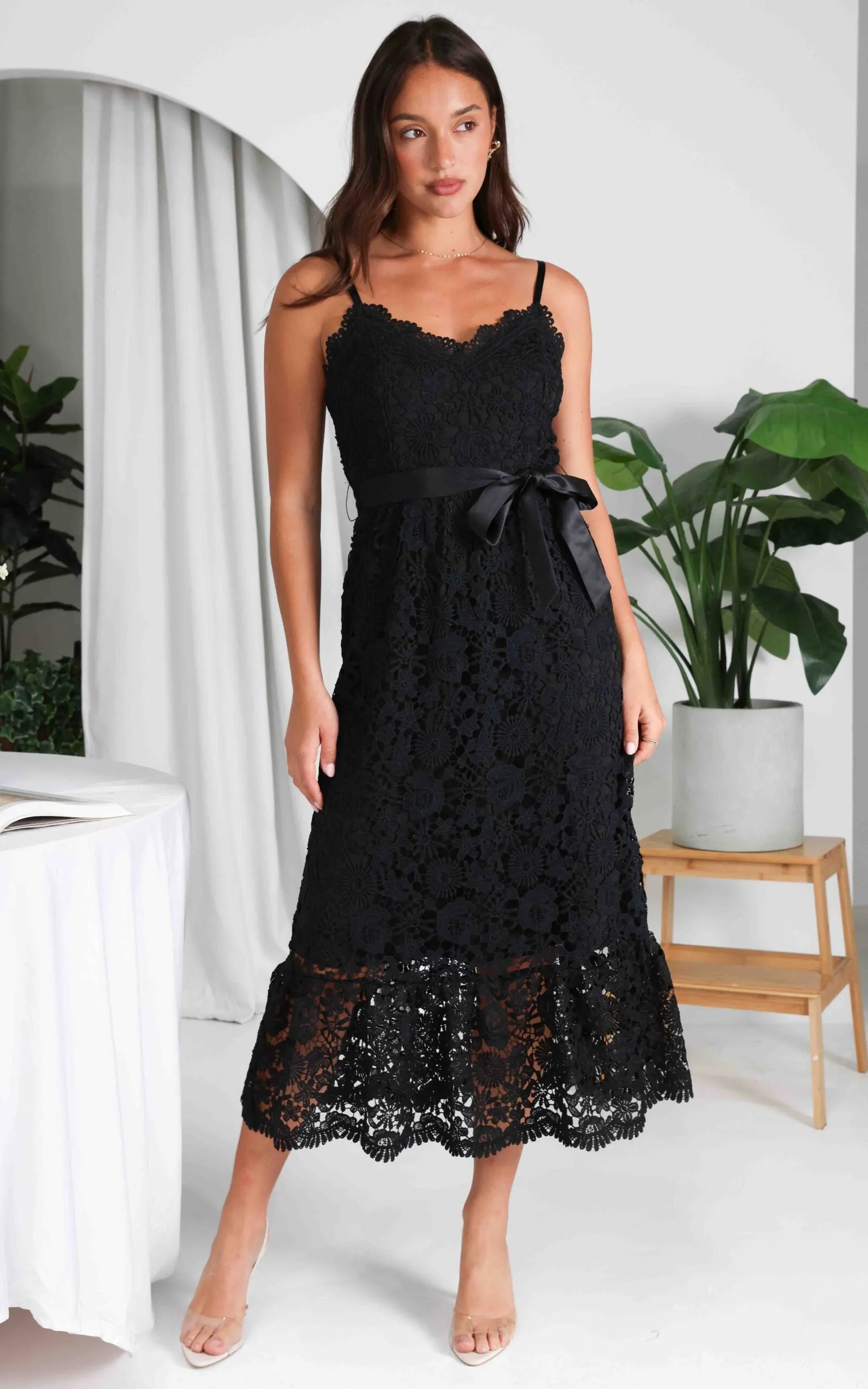 Fleur Lace Midi Dress - Black