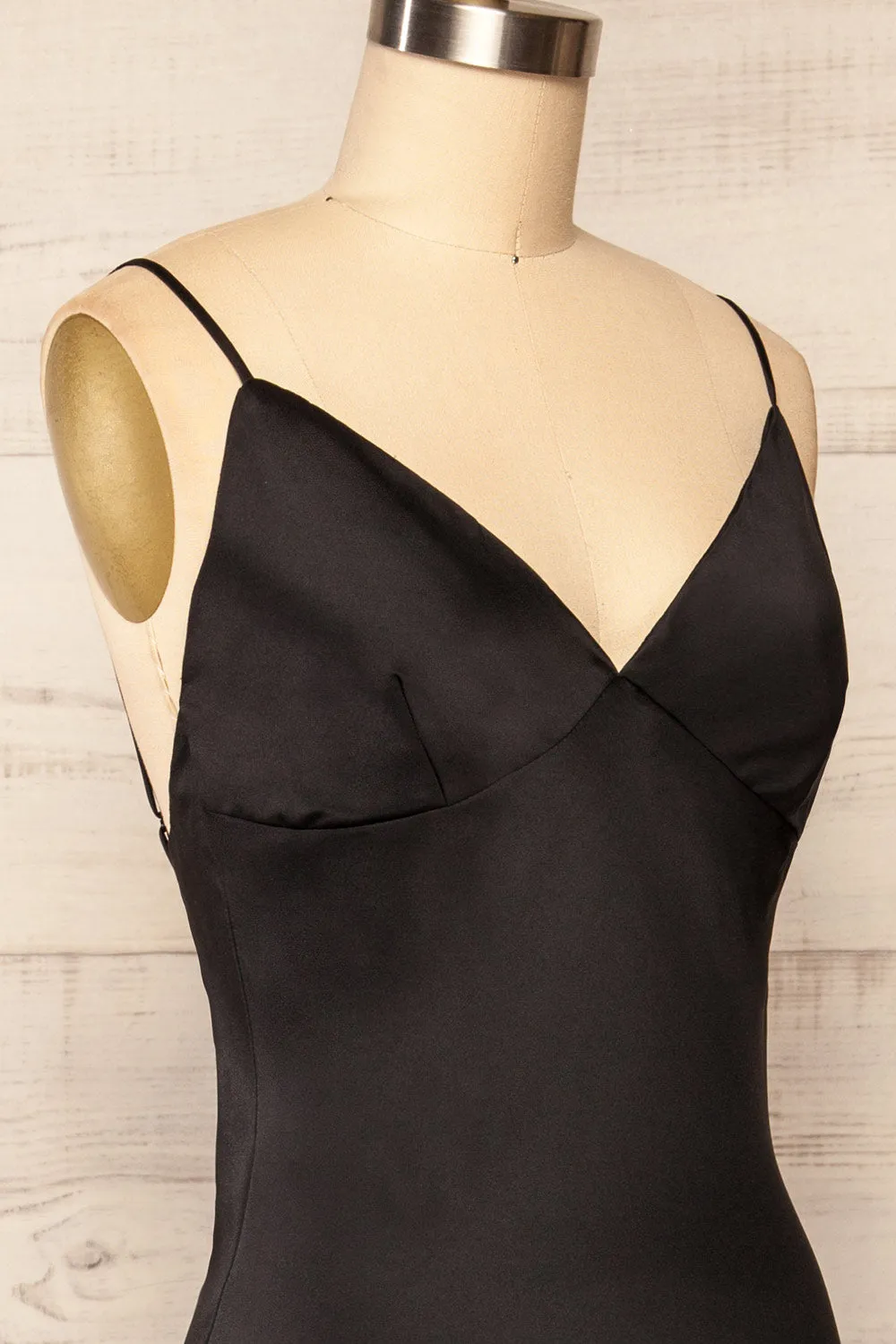 Rontie Black | Midi V-Neck Slip Dress