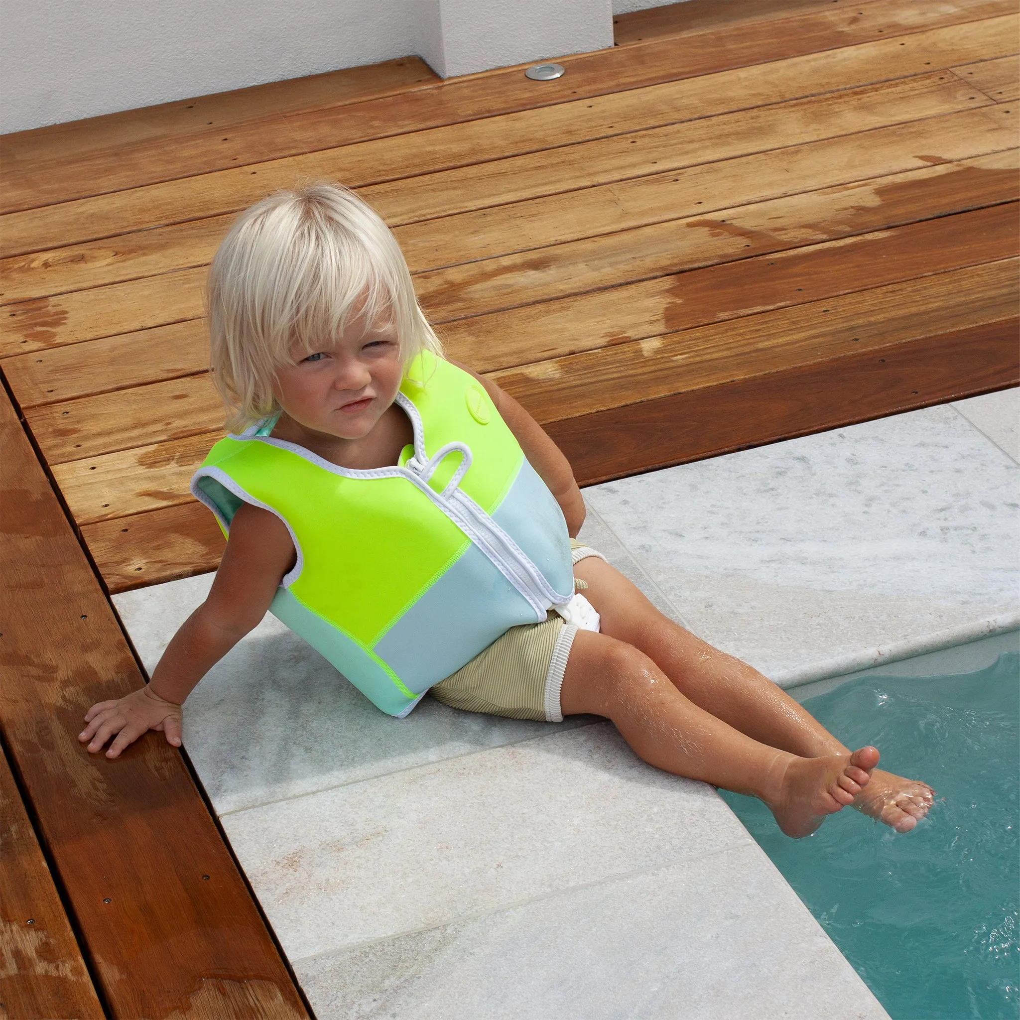 SUNNYLIFE SWIM VEST | SALTY THE SHARK